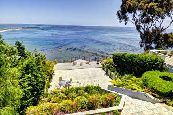 Oceanfront homes on the Palos Verdes Peninsula
